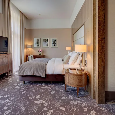 Anantara Palais Hansen - Newly Renovated 5*