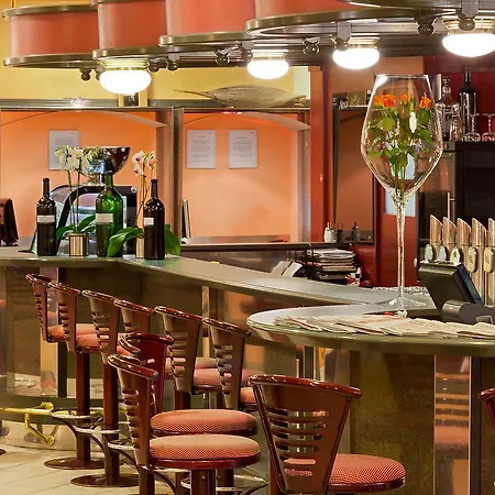 Vienna Sporthotel Отель