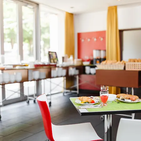 Kyriad Altmannsdorf Hotel 3*