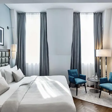 Steigenberger Herrenhof Hotel 5*