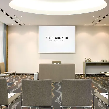 Hotel Steigenberger Herrenhof 5*