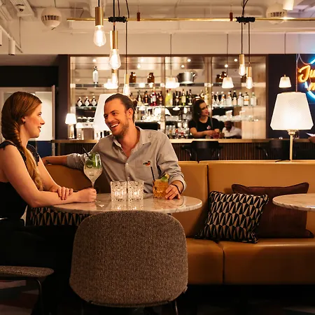 Schani Salon Hotel