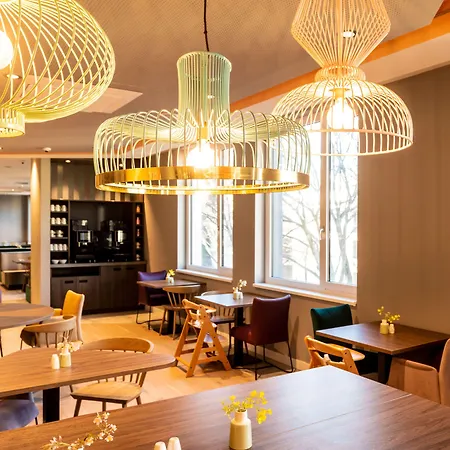 Hotel Hampton By Hilton Messe 3*