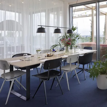 Zoku Aparthotel 4*