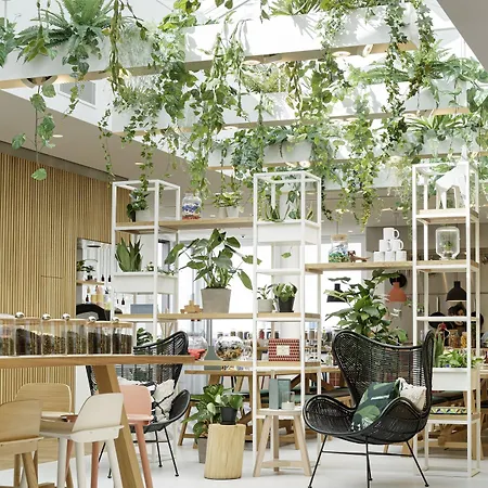 Zoku Aparthotel 4*