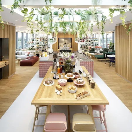 Aparthotel Zoku 4*