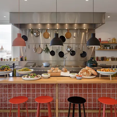 Zoku Aparthotel Vienna