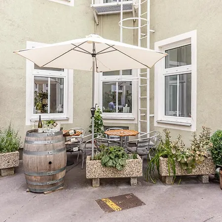 Hotel-pension Fuenfhaus Guest house