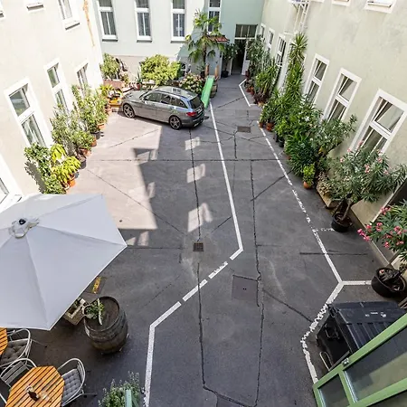 Hotel-pension Fuenfhaus Guest house