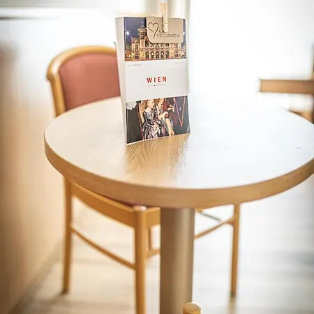 Hotel-pension Fuenfhaus 3*
