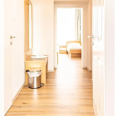 Guest house Hotel-pension Fuenfhaus 3*