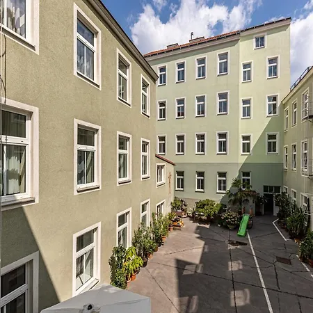 Hotel-pension Fuenfhaus