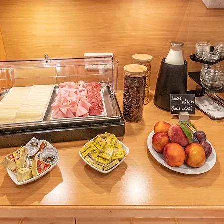 Hotel-pension Fuenfhaus Guest house