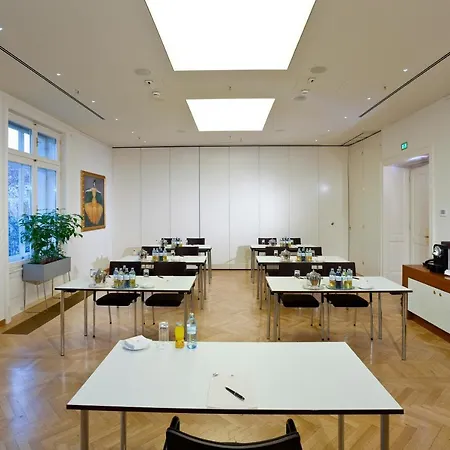 Independent - Grand Hotel Wenen