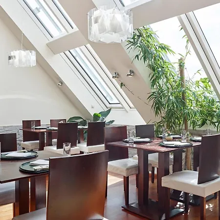 Independent - Grand Hotel
