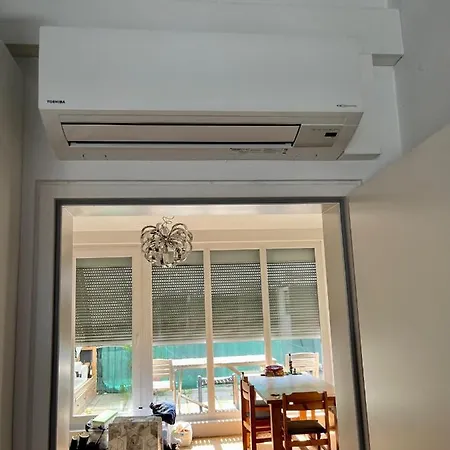 Dachgeschosswohnung Mit Kostenlosem Parkplatz Und Internet! Вена