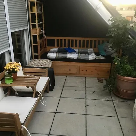 Апартаменты Dachgeschosswohnung Mit Kostenlosem Parkplatz Und Internet! Вена