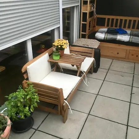 Dachgeschosswohnung Mit Kostenlosem Parkplatz ! *