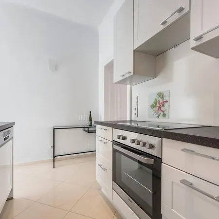 Apartment A&s Center *