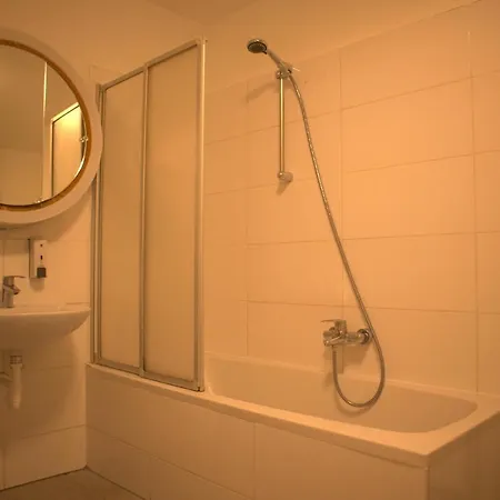 Apartment Brilliant Souterrain Apt. - Prater Amuesement Park
