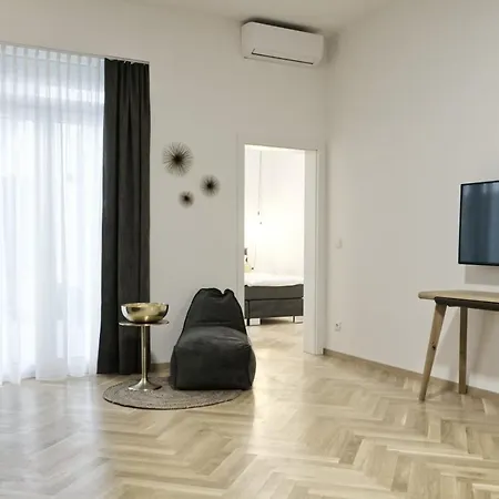 Hotel apartamentowy Aaa About