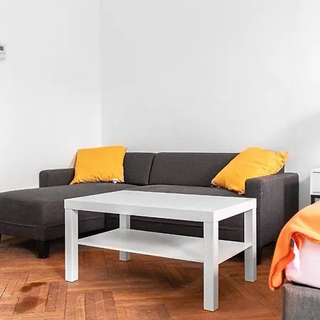 Apartment Joyful At Superb Location Near Akh Hospital *