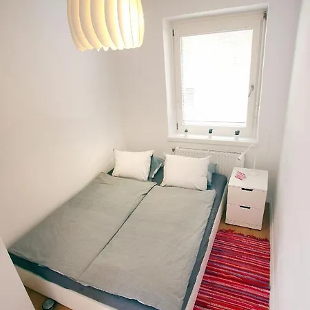 Quiet & Stylish In For 4 Guests Vienna