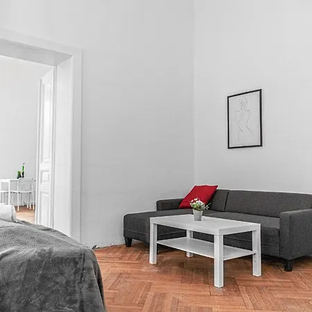 Joyful At Superb Location Near Akh Hospital Vienna