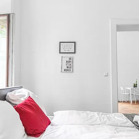 Apartment Joyful At Superb Location Near Akh Hospital