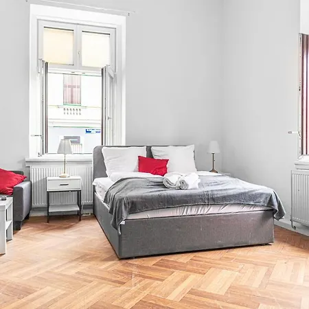 Apartment Joyful At Superb Location Near Akh Hospital *