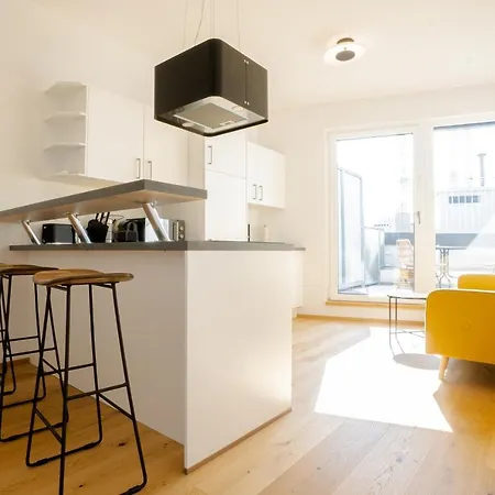 Orestaliving - Penthouse With Private Terrace Apartment