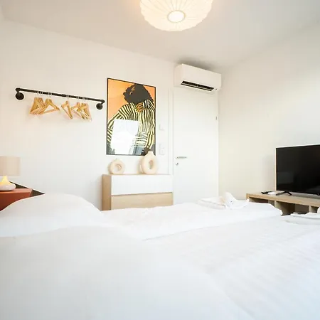 Orestaliving - Penthouse With Private Terrace Apartment