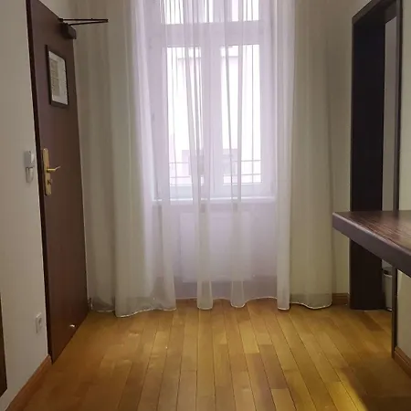 Western Arcadia 4* Vienne