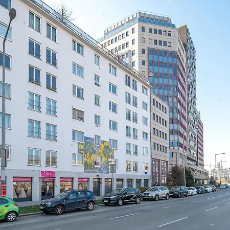 Ξενοδοχείο με διαμερίσματα Center Lofts