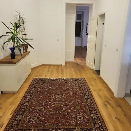 Apartment Sehr Zentral Gelegen *