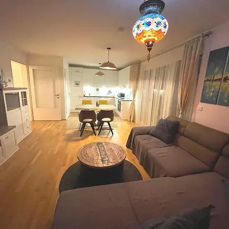 Lovely 3 Apartment
