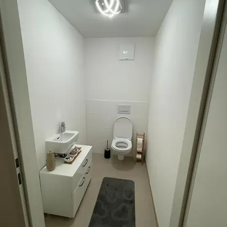 Apartment Lovely 3
