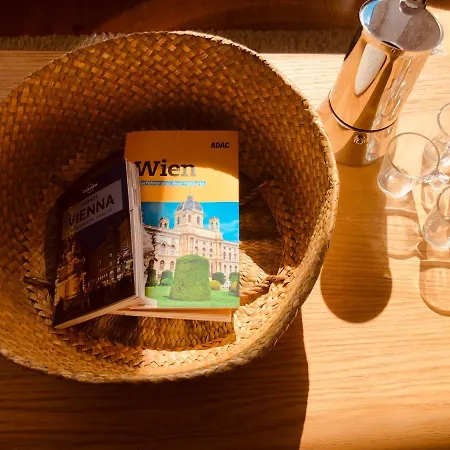 Helle 4 Zimmer Familien-wohnung Mit Balkon! Schloss Schonbrunn In Gehdistanz Apartment *
