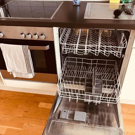 Helle 4 Zimmer Familien-wohnung Mit Balkon! Schloss Schonbrunn In Gehdistanz Apartmán Vídeň