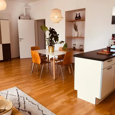 Apartment Helle 4 Zimmer Familien-wohnung Mit Balkon! Schloss Schonbrunn In Gehdistanz
