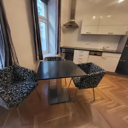 Cozynite Premium Hundertwasser Apartment *