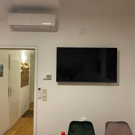 Klimatisiertes, Ruhiges Dachgeschoss Cityapartment Im Zentrum Wiens Apartment *