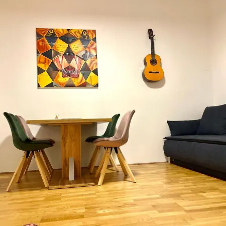 Klimatisiertes, Ruhiges Dachgeschoss Cityapartment Im Zentrum Wiens