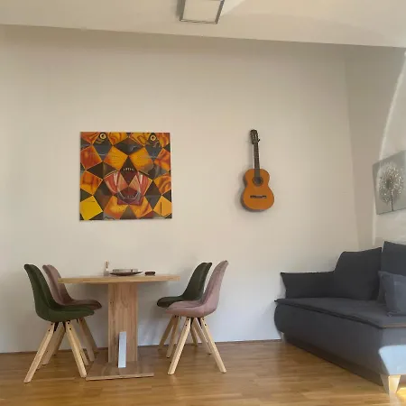 Apartment Klimatisiertes, Ruhiges Dachgeschoss Cityapartment Im Zentrum Wiens *