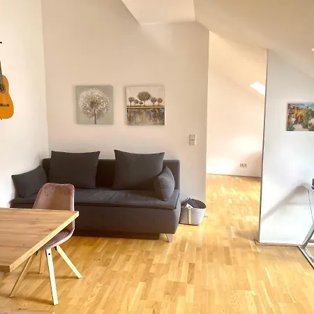 Klimatisiertes, Ruhiges Dachgeschoss Cityapartment Im Zentrum Wiens Apartment Vienna