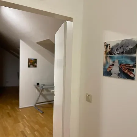 Klimatisiertes, Ruhiges Dachgeschoss Cityapartment Im Zentrum Wiens Apartment