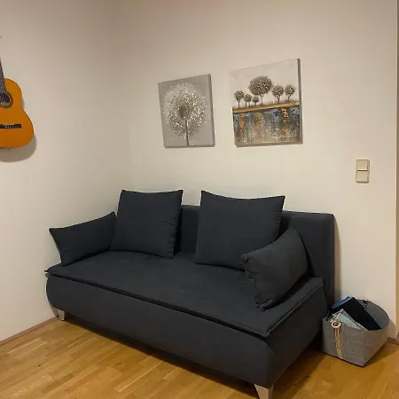 Klimatisiertes, Ruhiges Dachgeschoss Cityapartment Im Zentrum Wiens Apartment