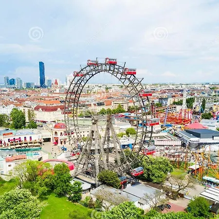 Klimatisiertes, Ruhiges Dachgeschoss Cityapartment Im Zentrum Wiens Vienna