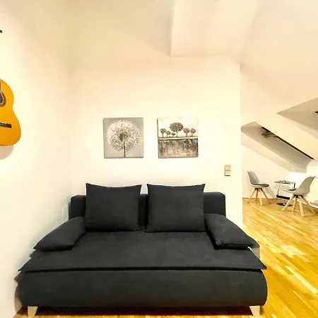 Klimatisiertes, Ruhiges Dachgeschoss Cityapartment Im Zentrum Wiens * Vienna