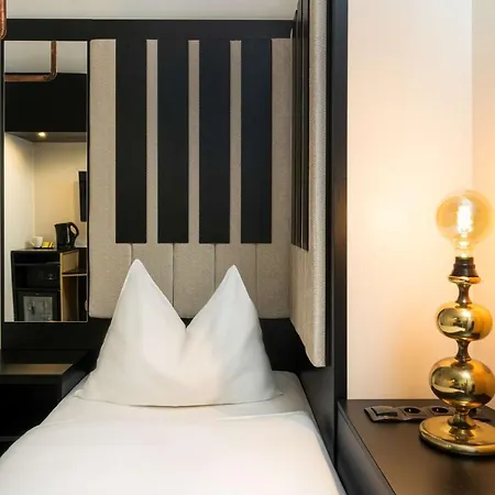 Hotel Elaya City Center 4*